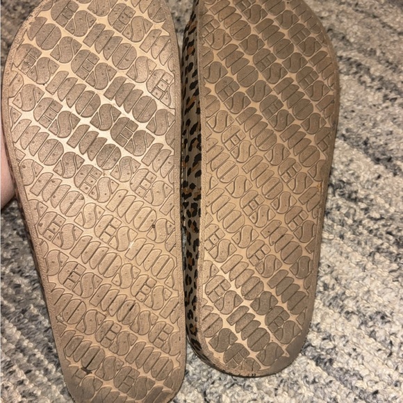 Leopard Print Kids Sandals - Picture 3 of 3